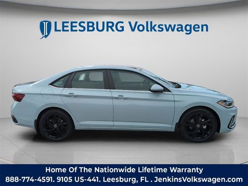 New 2026 Volkswagen Jetta SE image 3