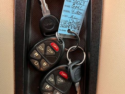 Used 2013 GMC Yukon XL SLT RWD image 52