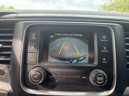 Used 2018 RAM 1500 Express RWD image 17