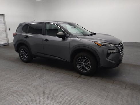 Used 2024 Nissan Rogue S image 11