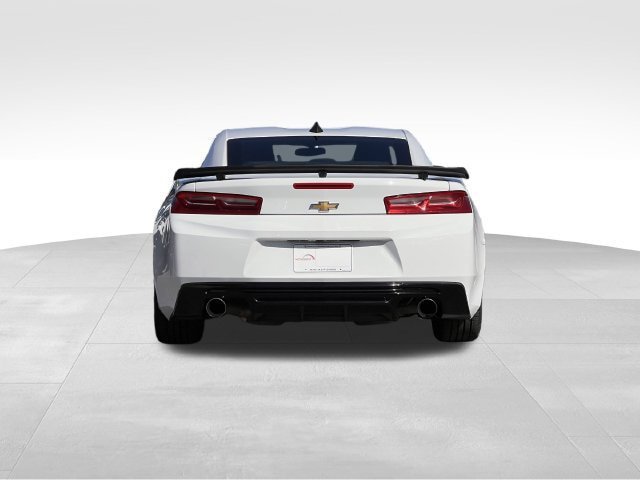 Used 2018 Chevrolet Camaro LT RWD image 4