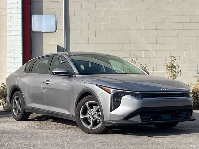 Certified 2026 Kia K4 FWD image 1