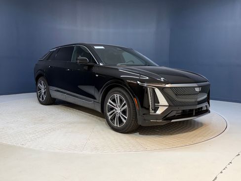 New 2026 Cadillac Lyriq Premium Luxury AWD/4WD image 7