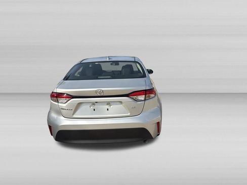Used 2025 Toyota Corolla LE FWD image 6
