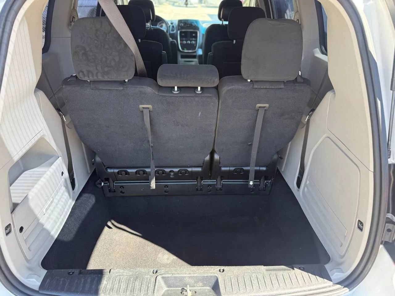 Used 2015 Dodge Grand Caravan American Value Package w/ UConnect Hands-Free Group FWD image 36