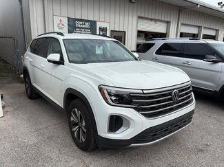 Certified 2025 Volkswagen Atlas SE video 2