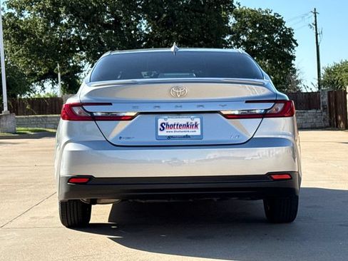 Used 2025 Toyota Camry LE w/ Convenience Package FWD image 7