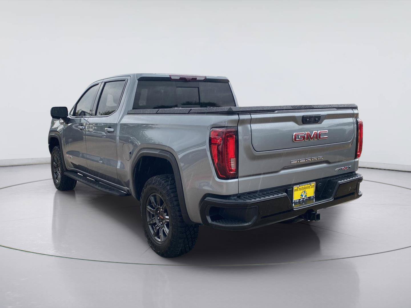 Used 2024 GMC Sierra 1500 AT4X AWD/4WD image 5