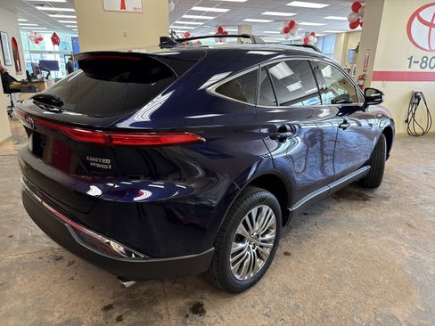 Used 2021 Toyota Venza Limited w/ Advanced Technology Package AWD/4WD image 10