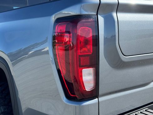 Used 2021 GMC Sierra 1500 SLE w/ Preferred Package image 18