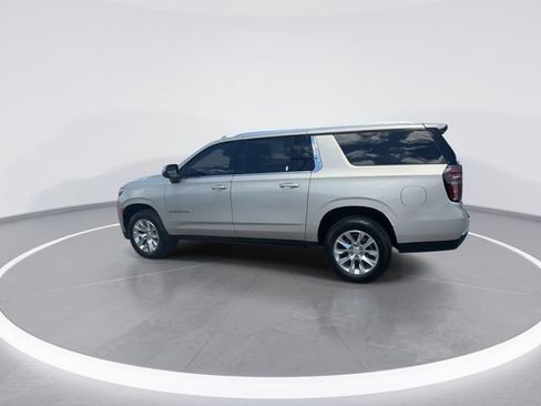 Used 2023 Chevrolet Suburban Premier RWD image 6