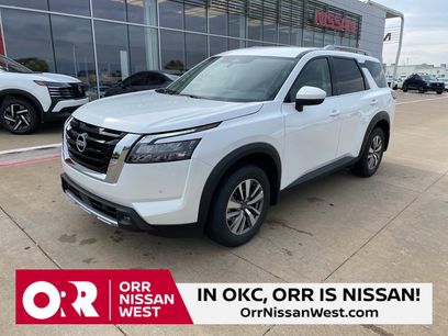 New 2025 Nissan Pathfinder SL w/ Cargo Package