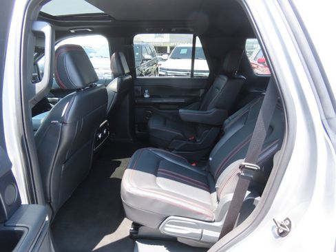 Certified 2024 Ford Expedition Limited AWD/4WD image 19