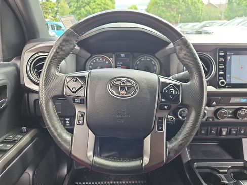 Used 2021 Toyota Tacoma TRD Off-Road w/ Technology Package AWD/4WD image 20