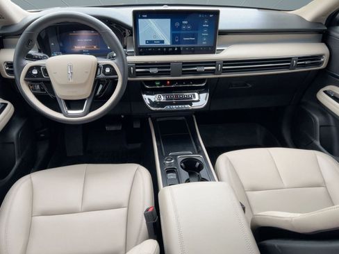 Used 2025 Lincoln Corsair FWD image 16