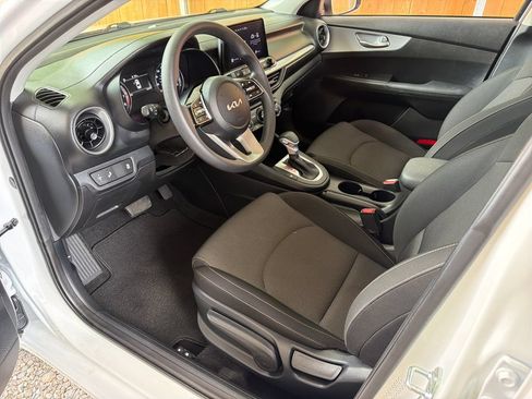 Used 2024 Kia Forte LXS w/ LXS Technology Package FWD image 2