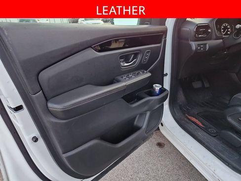 Used 2023 Honda Pilot TrailSport image 5