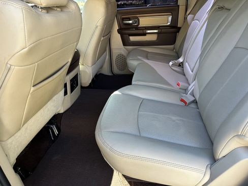 Used 2018 RAM 1500 Laramie w/ Convenience Group image 16