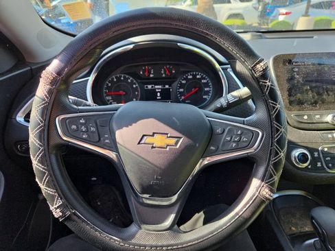 Used 2021 Chevrolet Malibu LT FWD image 10