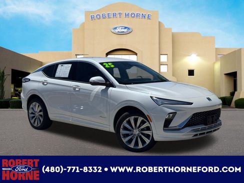 Used 2025 Buick Envista Avenir FWD image 1
