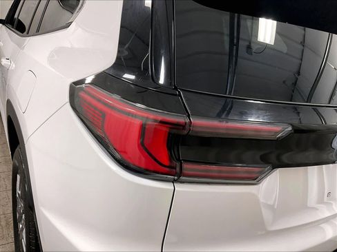 Used 2025 GMC Acadia Elevation image 34