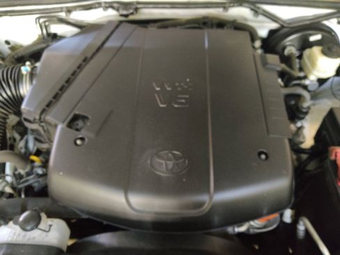 Used 2015 Toyota Tacoma PreRunner w/ TRD Sport Package image 30