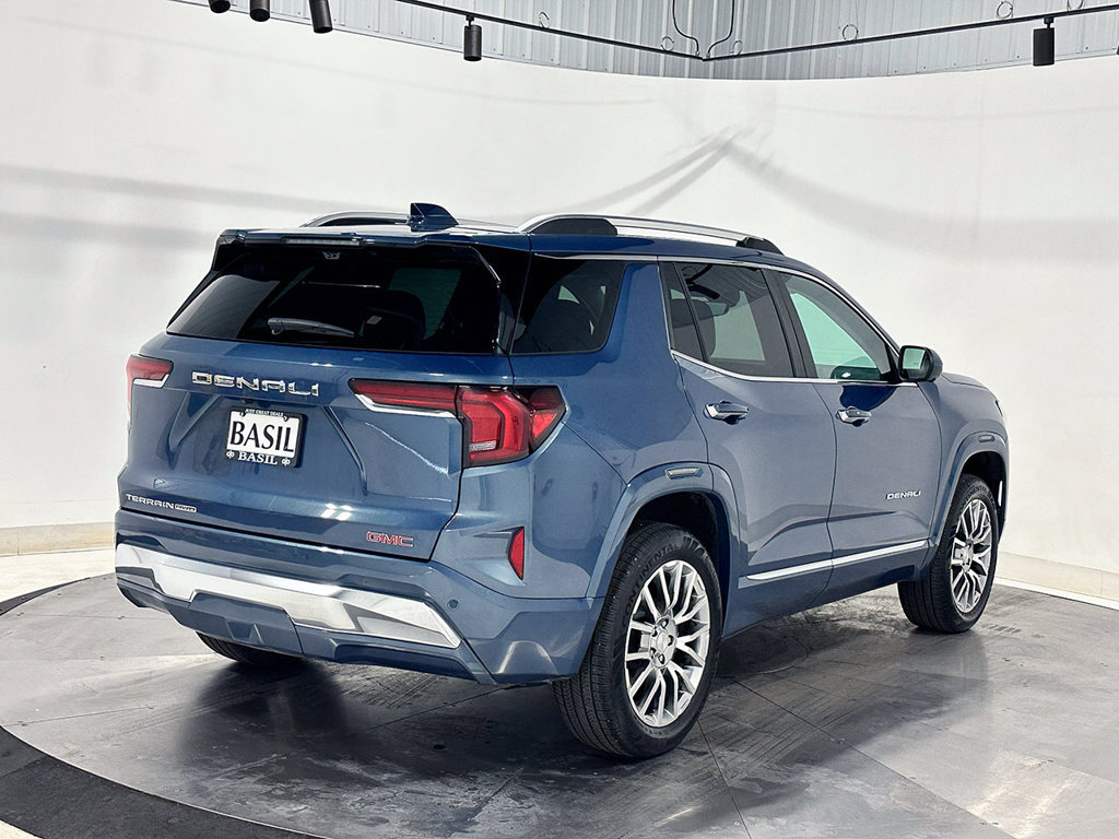 Used 2026 GMC Terrain Denali AWD/4WD image 11