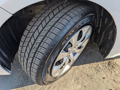 Used 2023 Toyota Corolla LE image 21