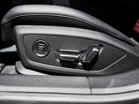 Used 2024 Audi RS 7 Performance AWD/4WD image 36