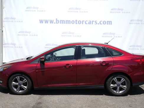 Used 2017 Ford Focus SE FWD image 8