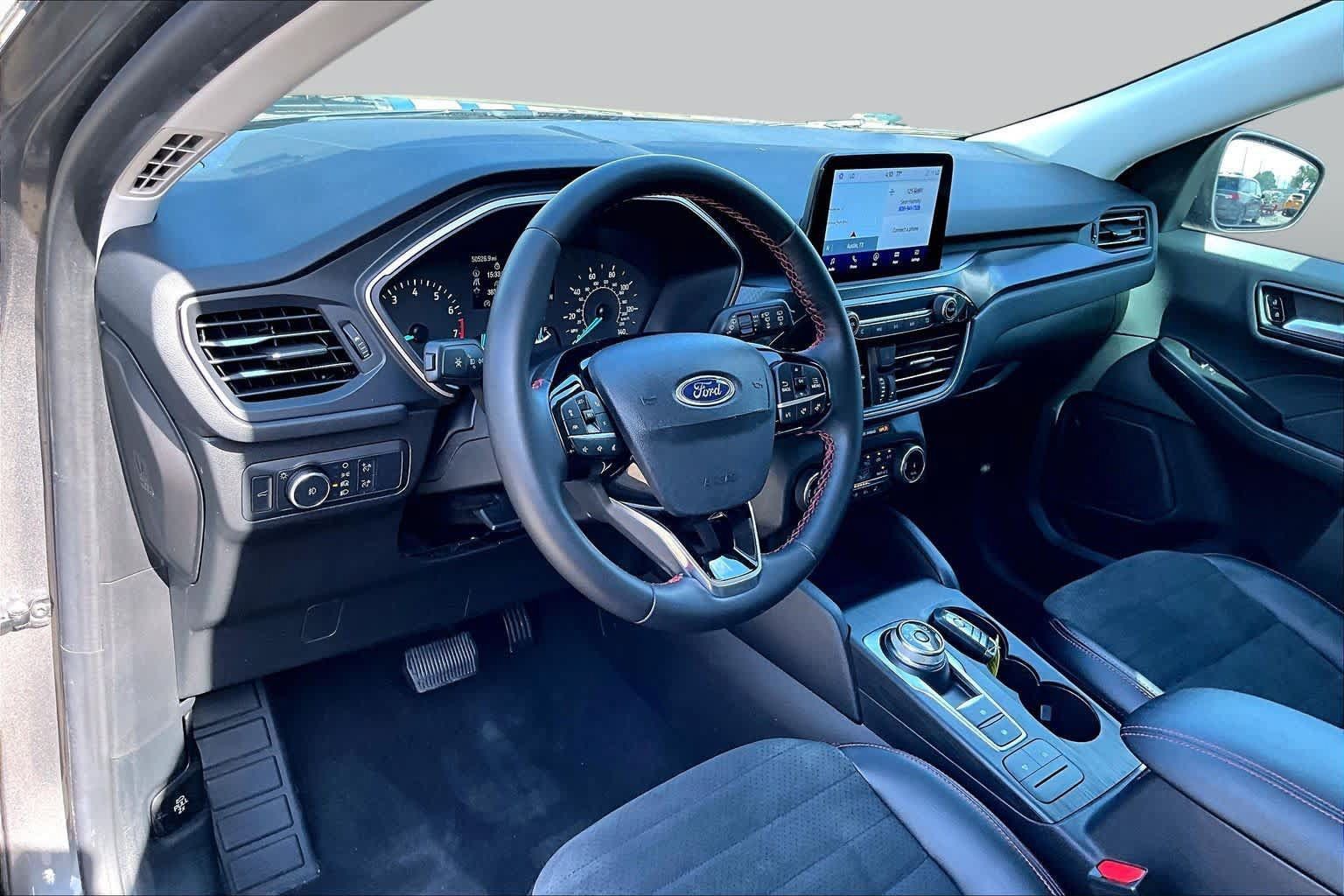 Certified 2022 Ford Escape SEL w/ SEL Stealth AWD Package image 18