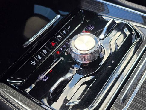 Used 2022 Jeep Wagoneer Series III w/ Flexible Seating Group image 36