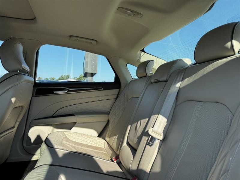 Used 2017 Ford Fusion Platinum AWD/4WD image 19