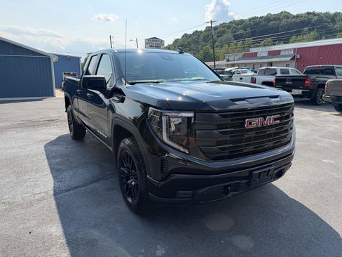 Used 2023 GMC Sierra 1500 Pro w/ Graphite Edition AWD/4WD image 3