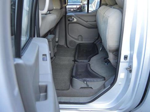 Used 2008 Nissan Frontier SE w/ SE Value Truck Pkg image 32