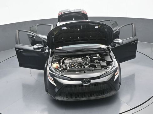Used 2022 Toyota Corolla LE image 65