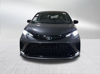 Used 2025 Toyota Sienna XSE video 2