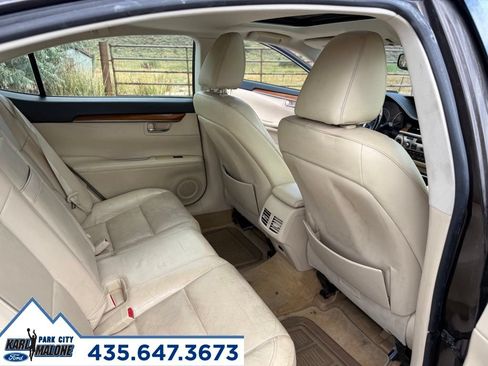 Used 2013 Lexus ES 300h w/ Luxury Pkg FWD image 32