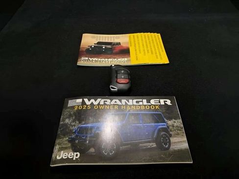 Used 2025 Jeep Wrangler Unlimited Rubicon AWD/4WD image 96