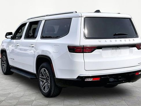 Used 2024 Jeep Wagoneer L Series II w/ Flexible Seating Group image 4