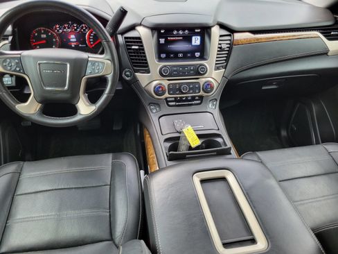 Used 2015 GMC Yukon Denali w/ Touring Package AWD/4WD image 29