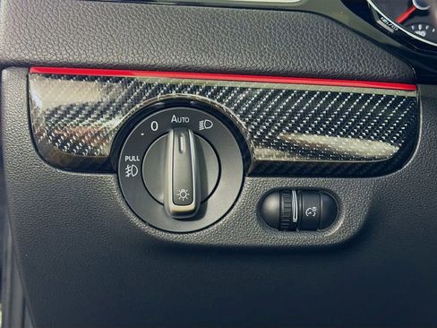 Used 2018 Volkswagen Jetta GLI FWD image 11