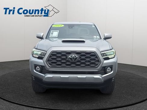 Certified 2021 Toyota Tacoma TRD Sport w/ TRD Premium Sport Package AWD/4WD image 2