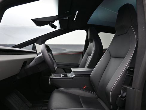 Used 2024 Tesla Cybertruck AWD Crew Cab image 10