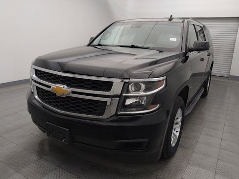 Used 2017 Chevrolet Suburban LT image 15