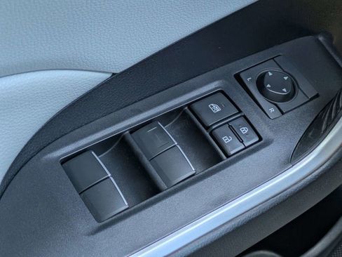Used 2019 Toyota RAV4 XLE Premium w/ Cold Weather Package FWD image 25