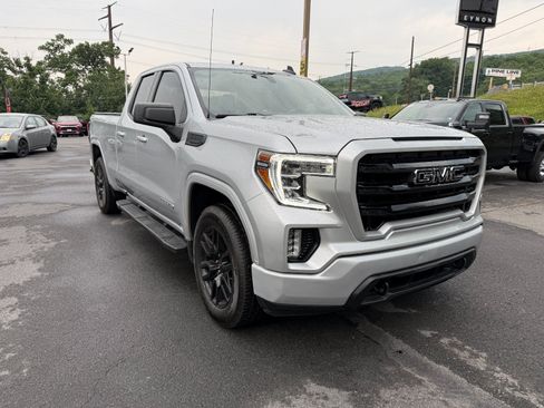 Used 2022 GMC Sierra 1500 Elevation w/ LPO, Elevation Black Package AWD/4WD image 7