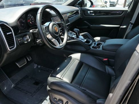 Used 2023 Porsche Cayenne S AWD/4WD image 10
