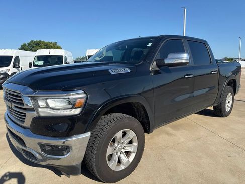 Used 2019 RAM 1500 Laramie AWD/4WD image 3