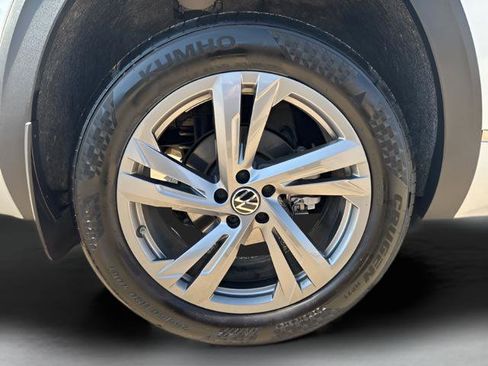 Used 2024 Volkswagen Atlas Cross Sport SEL R-Line image 26
